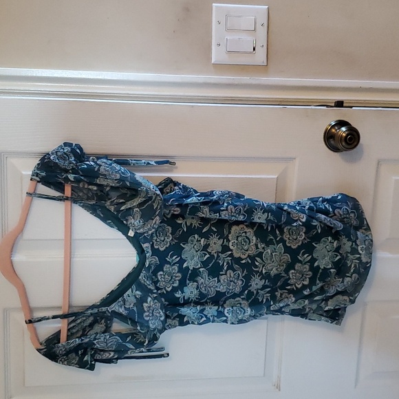 Green flowered blouse - Picture 3 of 3